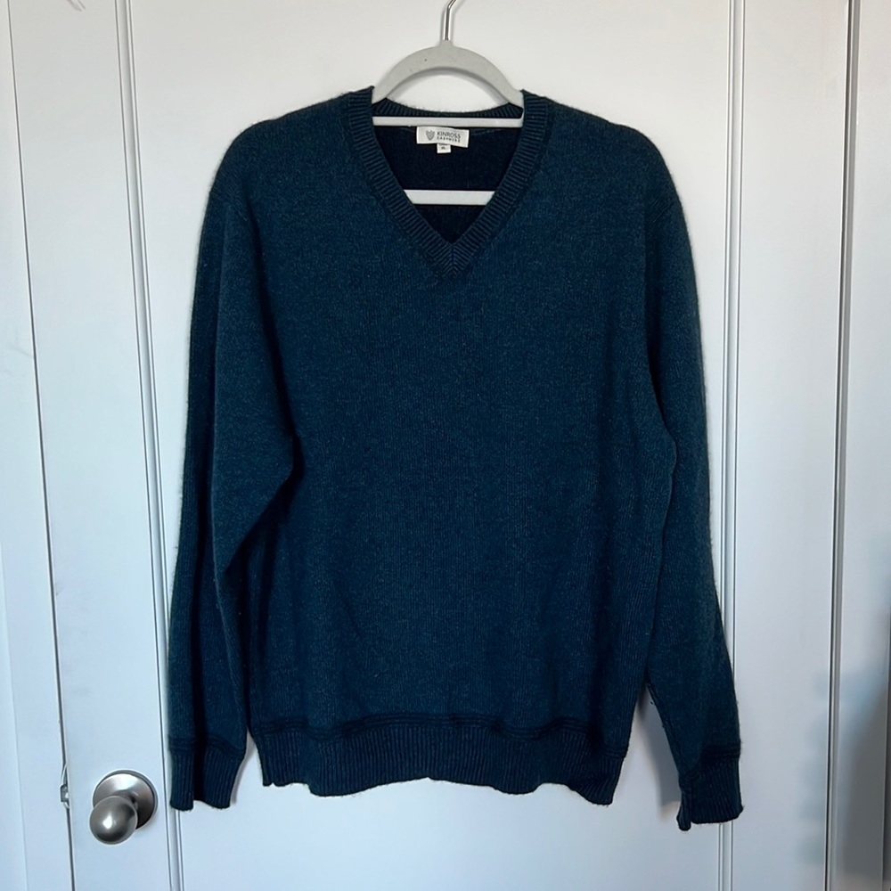 Men’s Cashmere V-neck Sweater